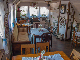 tawerna helios wn�trze